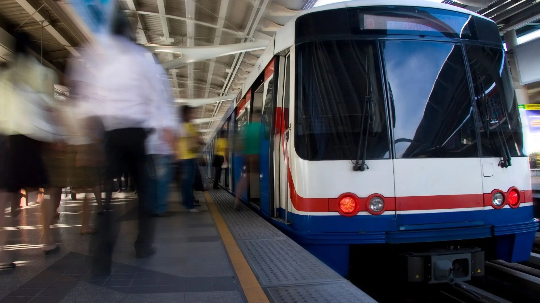Airport rail link and metro providing fast airport transportation