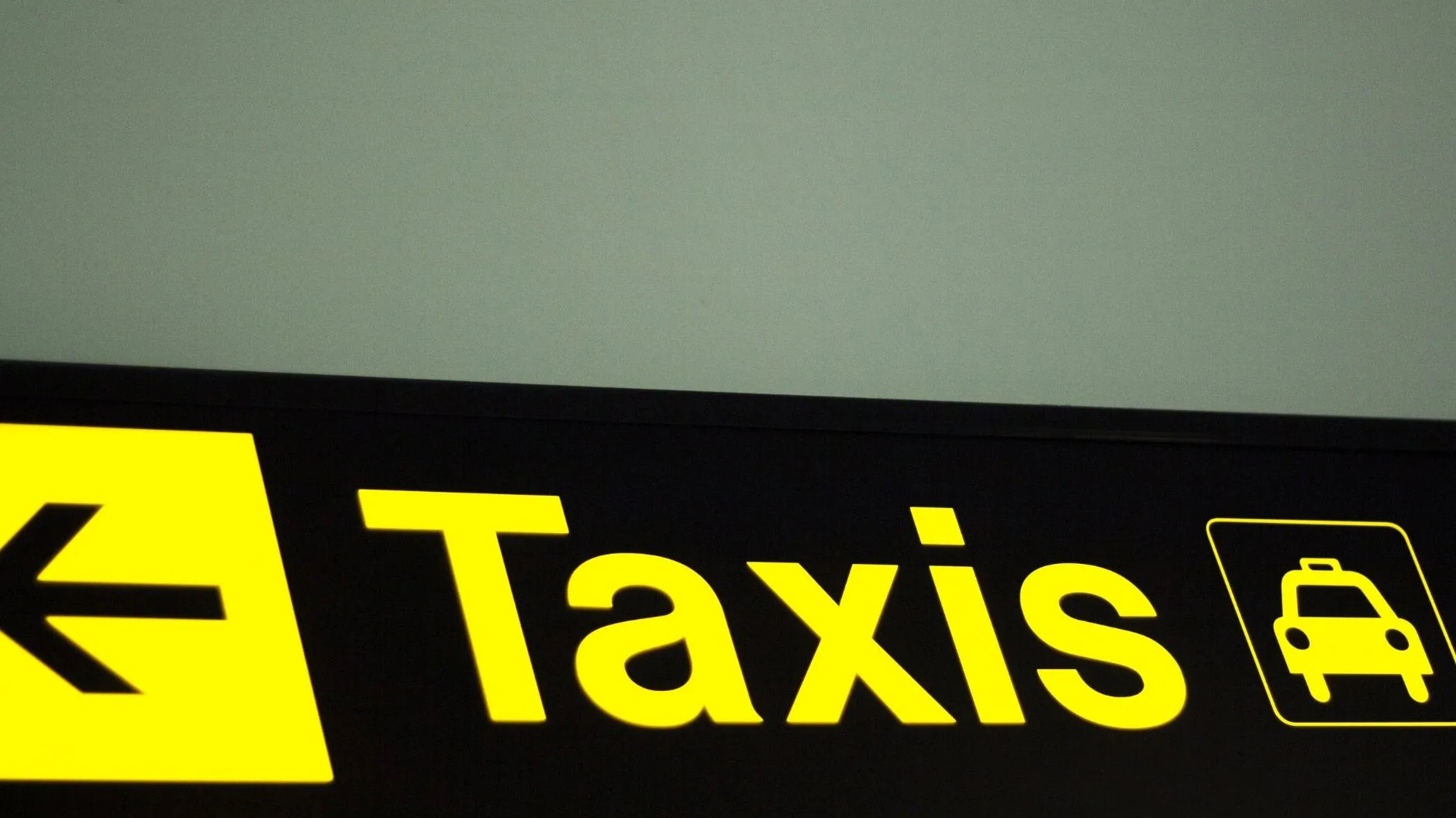 Airport taxis in Thailand for convenient airport transportation